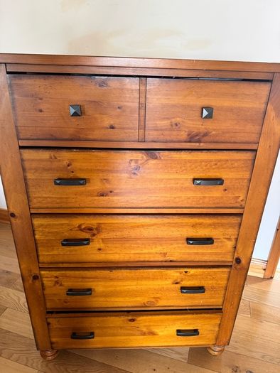 Solid wood Chest of Drawers