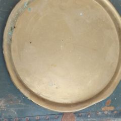 Vintage brass metal tray ,great patina ,,age ,,its old pub tray years ago before name brand trays  ,,buyer collects or pays postage thank you,,collectors item, sold as is
