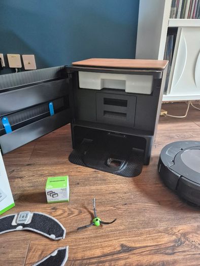 iRobot Roomba Combo j9+ | Self-Emptying Vacuum & Mop | Excellent Condition