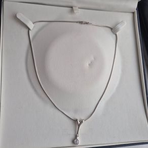 Necklace sterling silver with sparkle stone pendant