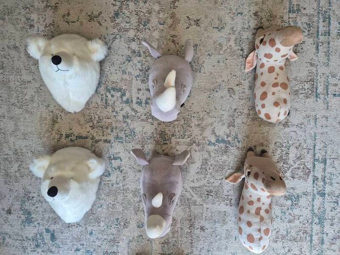 Childrens wall mounted stuffed animal