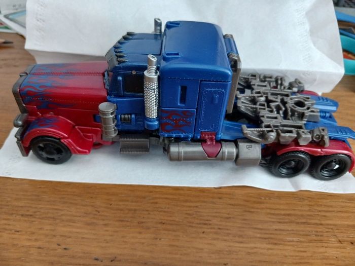 Transformer Studio Series Optimus Prime