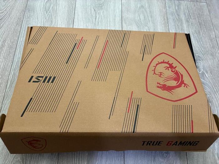 MSI Crosshair 15" QHD 165Hz | i9-12900H | RTX 3060 | Upgraded 64GB RAM | 1TB SSD + Flydigi BS1 Cooler (Mint Condition)