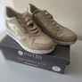womans shoe Image 3