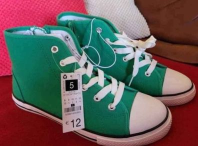 Boys shoes
