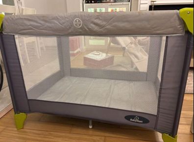 Free travel cot