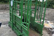 Mobile cattle crush and weighing scale