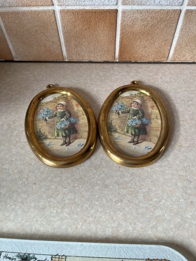 Vintage Pair Wall oval Brass frames features a young girl holding flowers