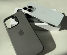 iPhone 15 Pro 128GB White Titanium SIM free with protective glass and new case