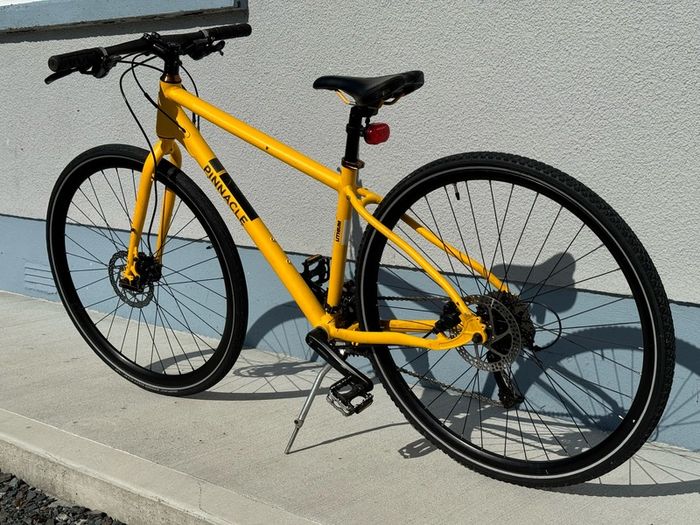 Pinnacle Lithium Hybrid Bike with Hydraulic Brakes