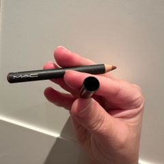 Mac mini lip liner