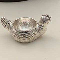 Mid Century Mayell Queen Anne Hen egg cup