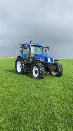 New Holland TS115A