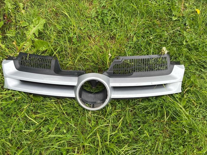Mk5 Vw Golf Front Bumper With Grill