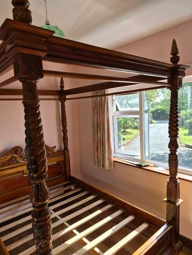 4 poster bed