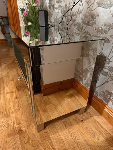 Mirror tv unit
