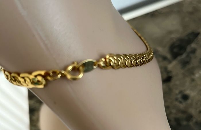 Gold tone necklace