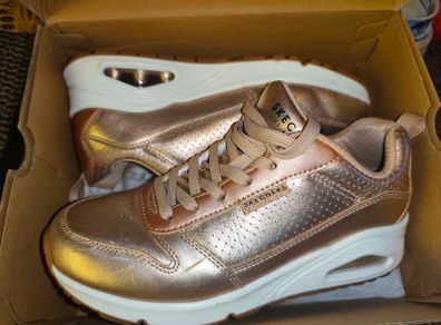 Skechers gold runners