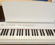 Yamaha P-105 Digital Piano - working but sold as 'for parts or repair'
