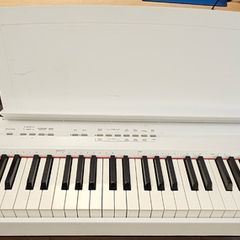 Yamaha P-105 Digital Piano - working but sold as 'for parts or repair'