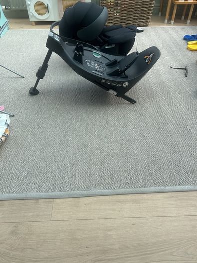 Cybex Cloud Z i-Size and Cybex Isofix