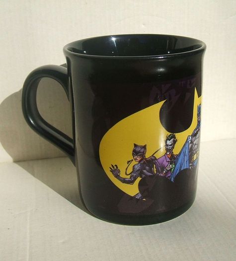 BATMAN LIVE (World Arena Tour) - a souvenir mug featuring Batman, Robin & other villains (c.2011)