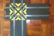 Scalextric C8210: 90 Degree Straight Crossover  (Crossroad)