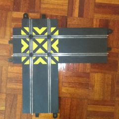 Scalextric C8210: 90 Degree Straight Crossover  (Crossroad)