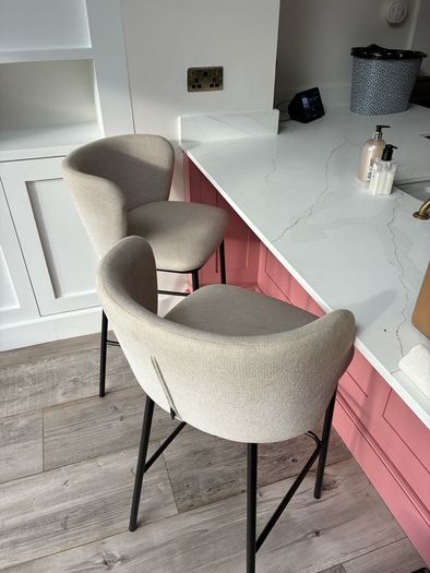 2 Breakfast Bar Stools by KAVEHOME