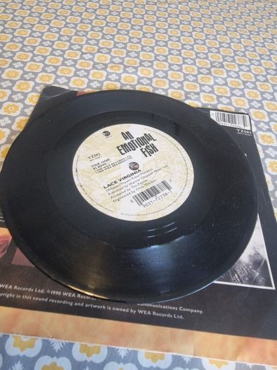 An Emotional Fish Lace Virginia UK 7" Vinyl single 1990
