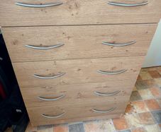 chest of drawers