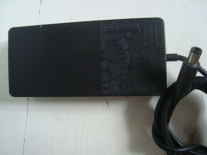 Genuine Microsoft Model 1749 Power Supply 15V 6A 90W Charger