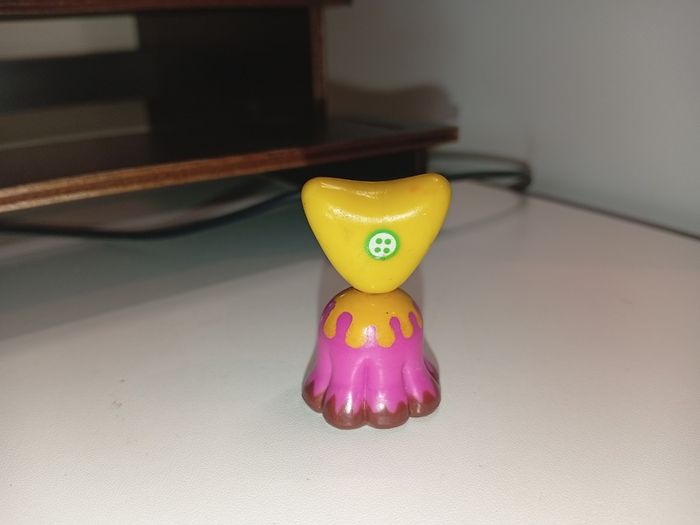 Fings Figures approx 4 cms produced by Topps Rare Figures Set From 2010 Discontinued 1 Year Later 28 Figures #5