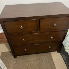 Chest of drawers
