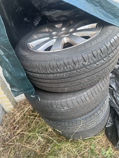 Stock Passat Tyre's