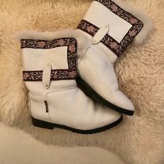 White Leather Vintage Fur Lined Boots