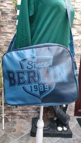 Cool retro looking 1980s style sport's bag Cool Berlin 1989 print In great condition