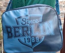 Cool retro looking 1980s style sport's bag Cool Berlin 1989 print In great condition