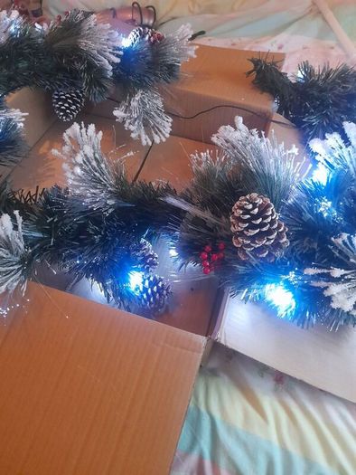 New in box light up christmas 6ft heavy flocked decorated garland with built in colour  changing lights