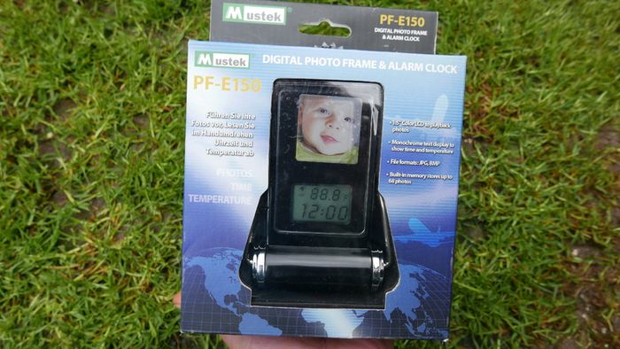 Mustek Digital Clock Pictures Travelphoto Frame Holds 70 Pictures Model PF-E150