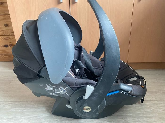 BeSafe baby car seat with isofix base