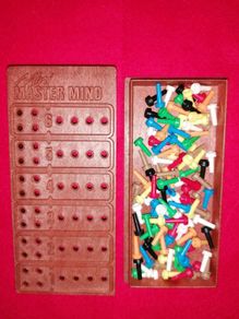1974 Mastermind Logic Game (Travel Game)
