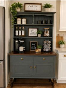 sideboard / kitchen dresser / cabinet