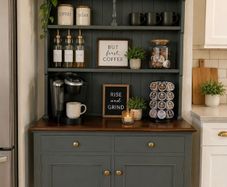 sideboard / kitchen dresser / cabinet