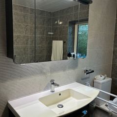 Bathroom Cabinet & Sink