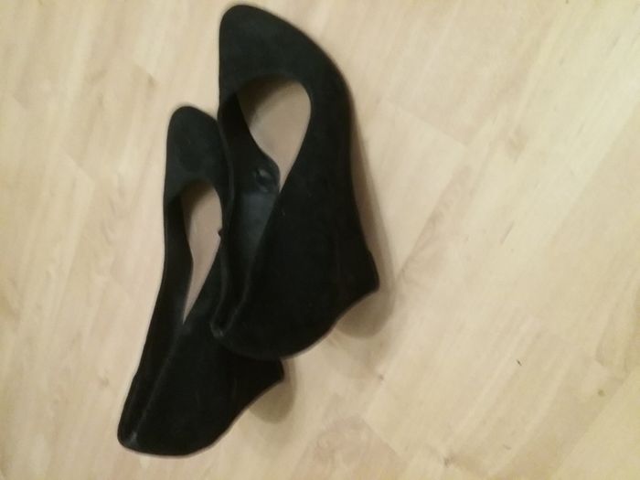 Black shoes UK4