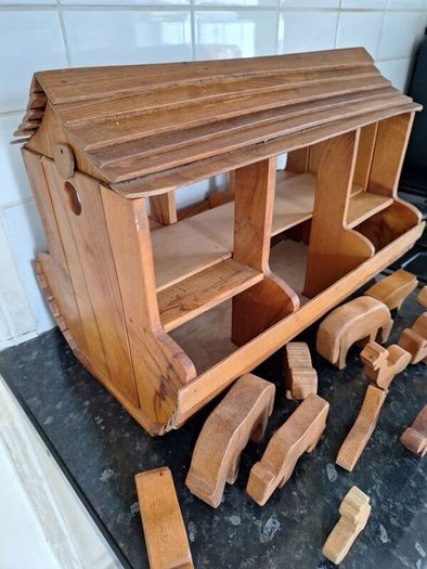 Lovely vintage wooden Noahs ark