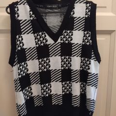 black and white knit jumper 8 to 10