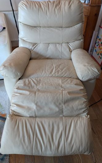 Recliner armchair
