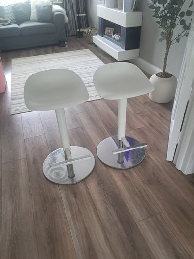 2 ikea bar stools